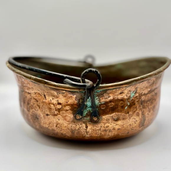 Antique Hammered Copper Pot  9.5" - Picture 1 of 9